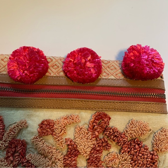 Jasper & Jeera Embroidered Zip Clutch Raffia Pom Pom Yellow Leather Tassel - Picture 5 of 12